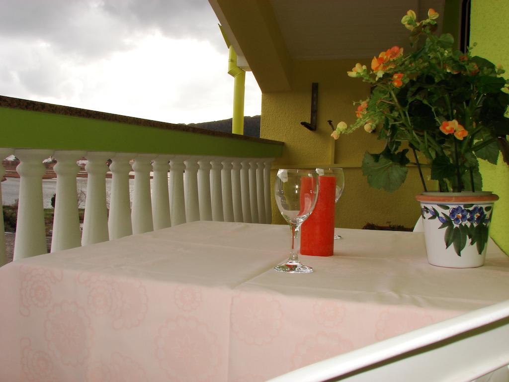 Apartments Slavko Supetarska Draga Rom bilde