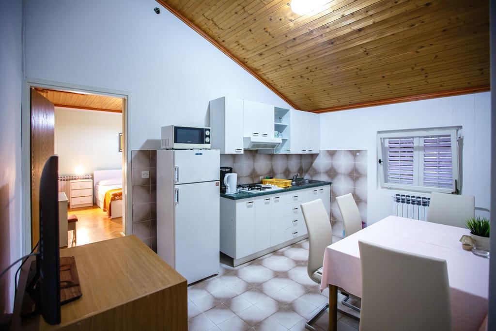 Apartments Slavko Supetarska Draga Eksteriør bilde