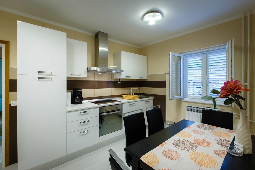 Apartments Slavko Supetarska Draga Eksteriør bilde